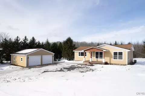 8731 Kinderhook Rd, Chittenango, NY 13037