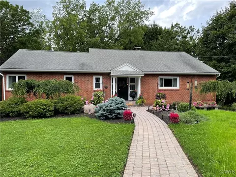 11 Lyndon Rd, Fayetteville, NY 13066