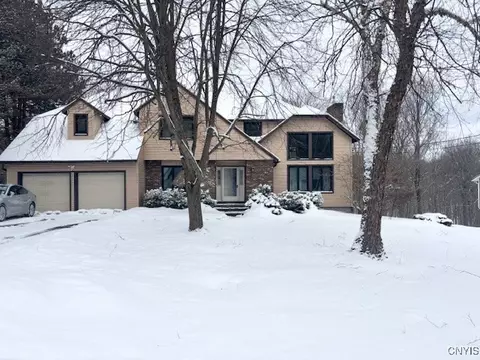 7505 Northfield Ln, Manlius, NY 13104