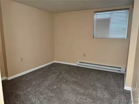 105 Watertree Dr, East Syracuse, NY 13057 photo 10