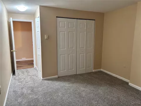 105 Watertree Dr, East Syracuse, NY 13057 photo 9