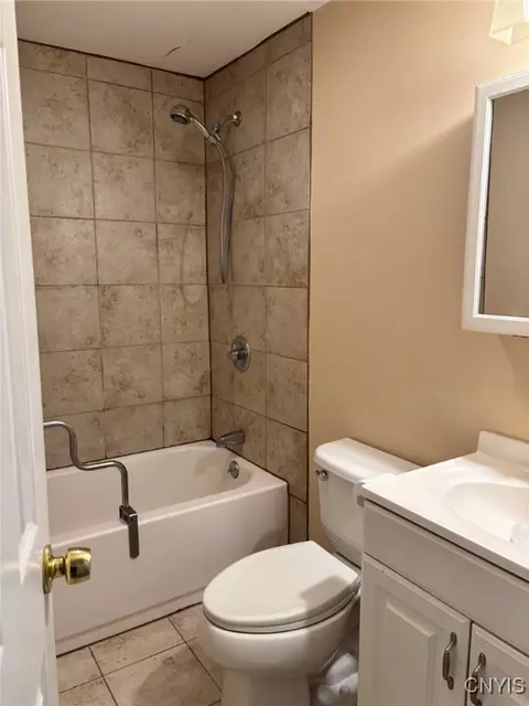 105 Watertree Dr, East Syracuse, NY 13057 photo 8