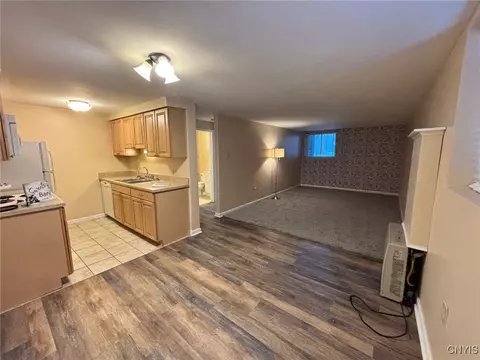 105 Watertree Dr, East Syracuse, NY 13057 photo 3