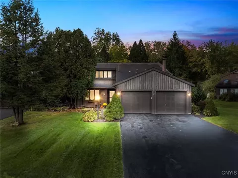9 Jarvis Dr, Manlius, NY 13104