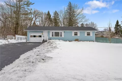7694 Admiral Dr, Liverpool, NY 13090