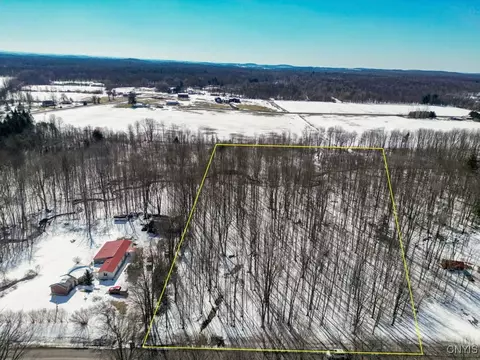 47 Cemetery Dr, Hannibal, NY 13074