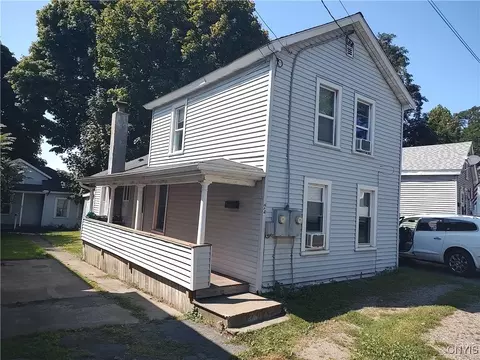 24 9th St, Oswego, NY 13126