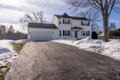 6256 Tartan Dr S, Cicero, NY 13039