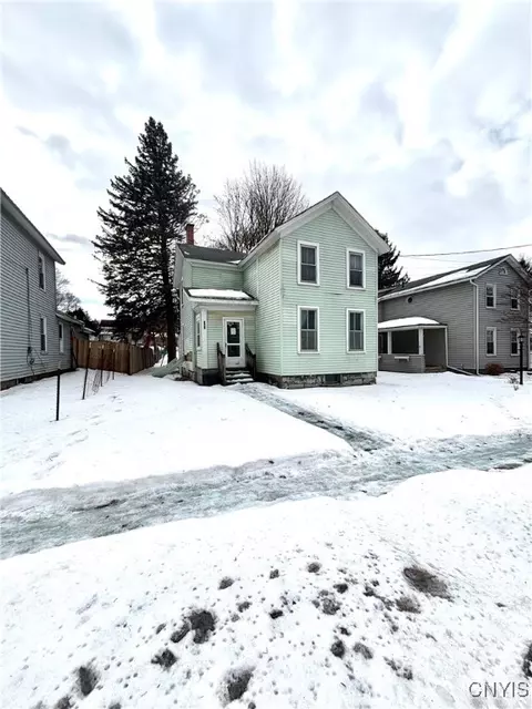 242 Seymour St, Auburn, NY 13021