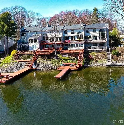 3611 Melvin Dr S, Lysander, NY 13027