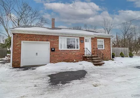 109 Gilbert Ave, Syracuse, NY 13208