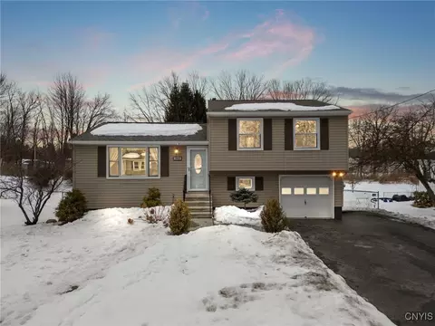 110 Longdale Dr, Salina, NY 13090