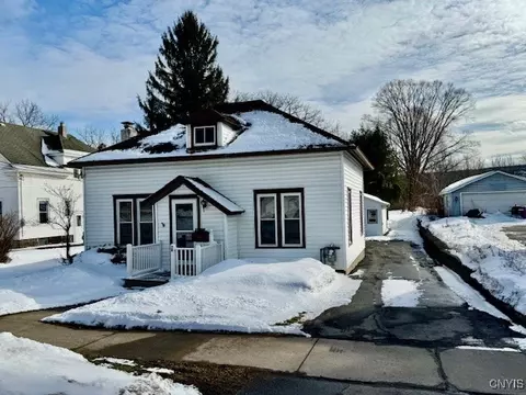 58 Seneca Ave, Oneida, NY 13421