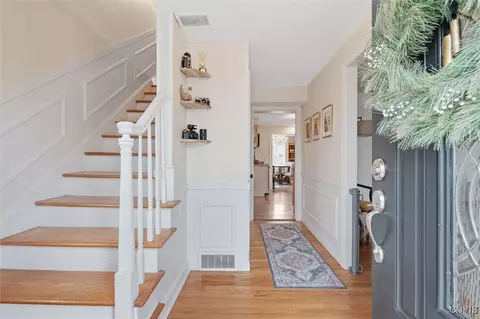Entry Way - 212 Ambergate Rd, Syracuse, NY 13214 photo 2 of 3