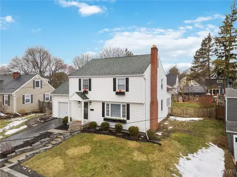 Exterior - 212 Ambergate Rd, Syracuse, NY 13214 photo 4 of 10