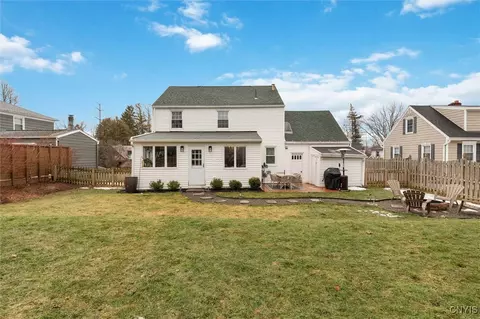 Exterior - 212 Ambergate Rd, Syracuse, NY 13214 photo 8 of 10