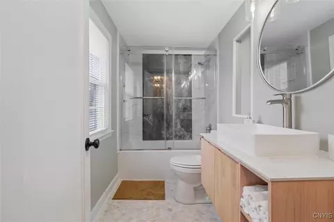 Bath - 212 Ambergate Rd, Syracuse, NY 13214 photo 3 of 3