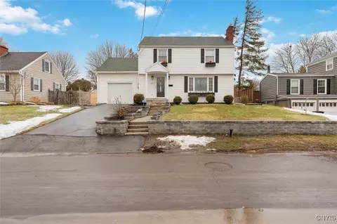 Exterior - 212 Ambergate Rd, Syracuse, NY 13214 photo 3 of 10