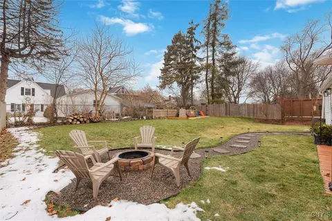 Exterior - 212 Ambergate Rd, Syracuse, NY 13214 photo 7 of 10