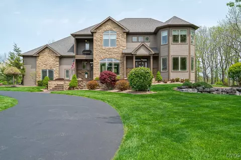 1004 Janol, Camillus, NY 13031