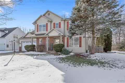 8195 Trellis Brook Ln, Clay, NY 13090