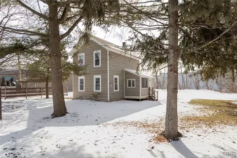 1181 Van Vleck Rd, Geddes, NY 13209