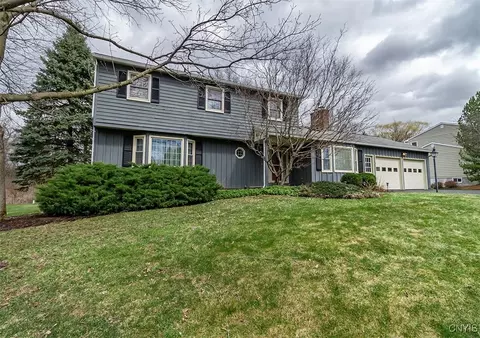 8395 Woodbox Rd, Manlius, NY 13104