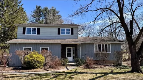 4652 Cranapple Dr, Marcellus, NY 13108