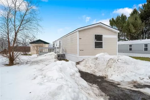 956 Middle Rd #13W, Scriba, NY 13126