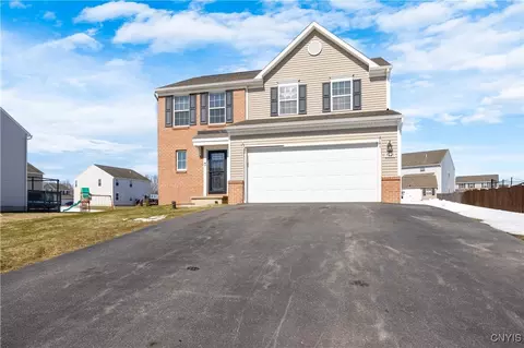 5548 Perth, Clay, NY 13041