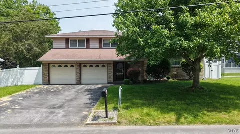 704 Park Lane Dr, Herkimer, NY 13350