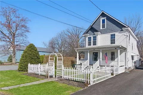 111 Maxwell Ave, North Syracuse, NY 13212