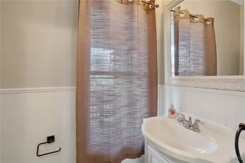 Bath - 85 Lock St, Schroeppel, NY 13135 photo 1 of 3