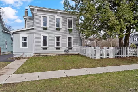 85 Lock St, Schroeppel, NY 13135