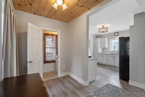 Entry Way - 85 Lock St, Schroeppel, NY 13135 photo 5 of 9