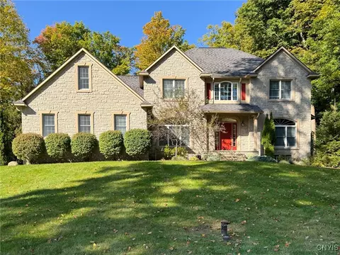 8271 Ashington Dr, Lysander, NY 13027