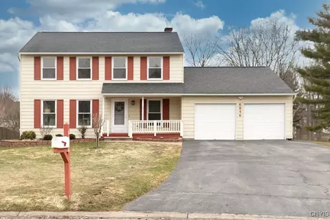 6846 Crystalwood Dr, Salina, NY 13088