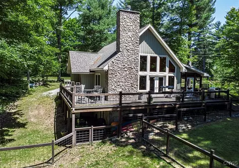 179 Portaferry Lake Dr, Pitcairn, NY 13648