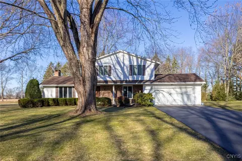 12 Maplegrove Dr, Ogden, NY 14428