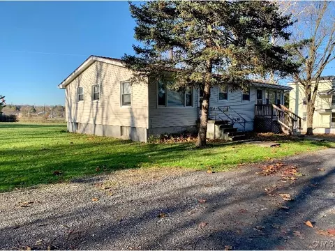 25-27 Mcpherson St, New Hartford, NY 13417