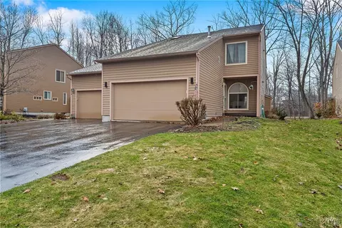 8612 Wrenwood Cir, Lysander, NY 13027