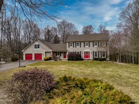 2085 Meadowlark Cir, Lafayette, NY 13084