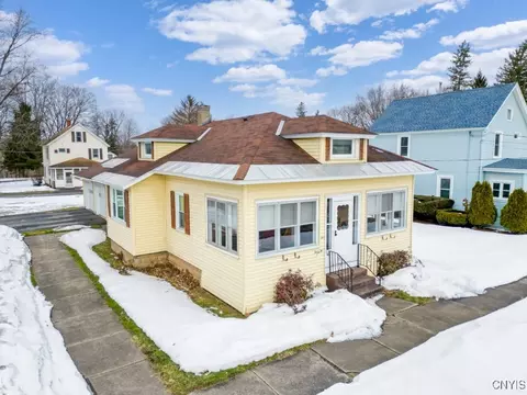 32 Vosburg St, German Flatts, NY 13357