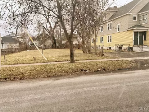 224 W Yates St, Dewitt, NY 13057