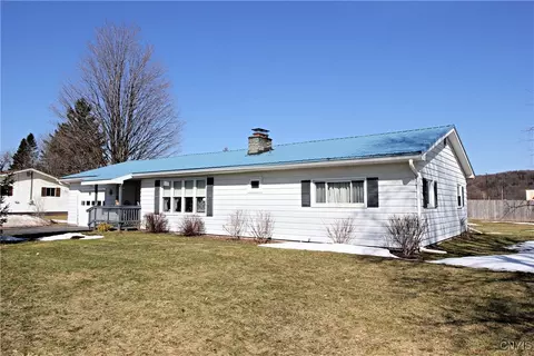 5239 English Ave, Hamilton, NY 13346