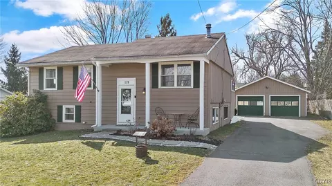 119 Cedarwood Blvd, Van Buren, NY 13027