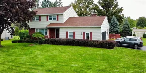 10 Harts Hill Cres, Whitestown, NY 13492