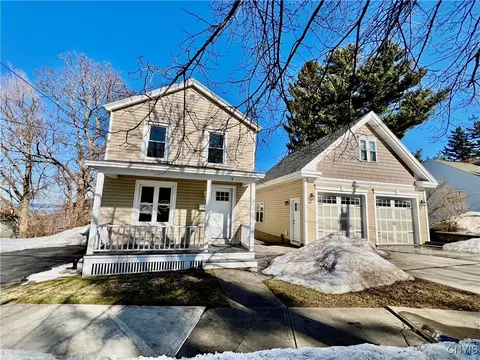 5 Montcalm St, Oswego, NY 13126
