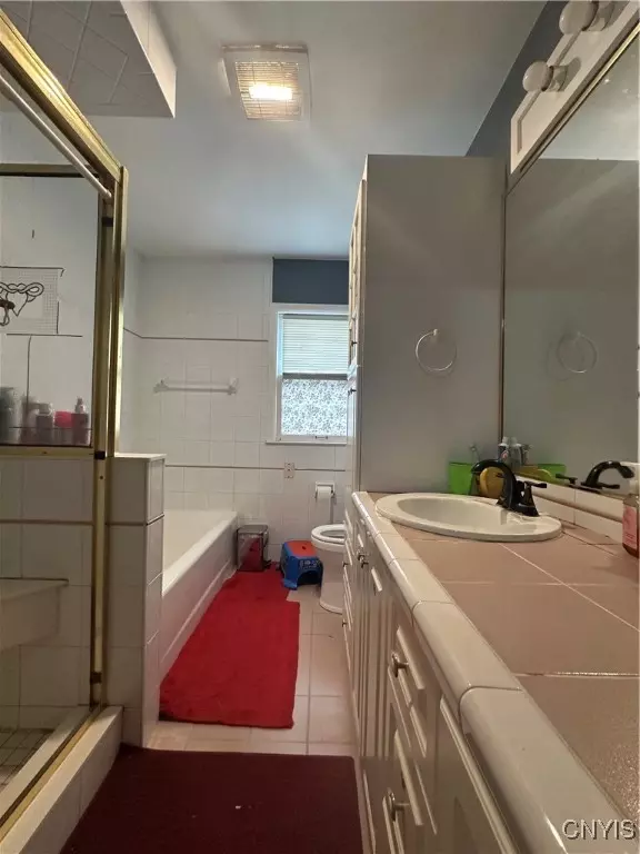 Bath - 211 Dorchester Ave, Syracuse, NY 13203 photo 1 of 1