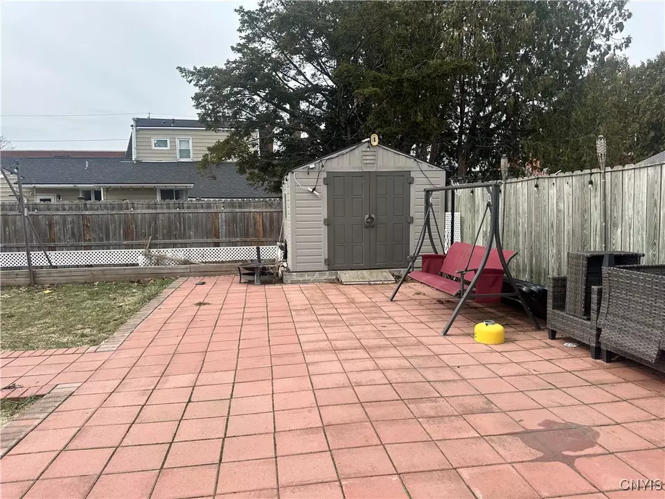 Exterior - 211 Dorchester Ave, Syracuse, NY 13203 photo 11 of 13